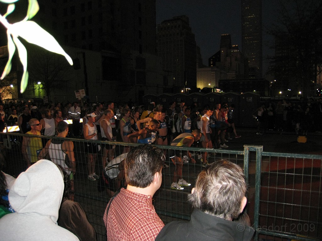 Houston ep5K 2009 0750.jpg - The 2009 Houston elpaso marathon, half marathon and 5K race. I ran in the 5K race on a great weather day! A new PR and lots of activity made a fun weekend.